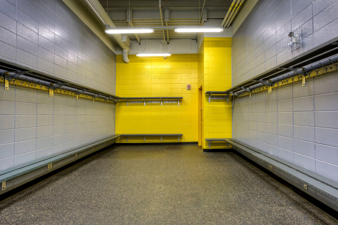Arena MaxMat+ rubber flooring in the locker room at Trane Sports Complex (Boischatel, Quebec)