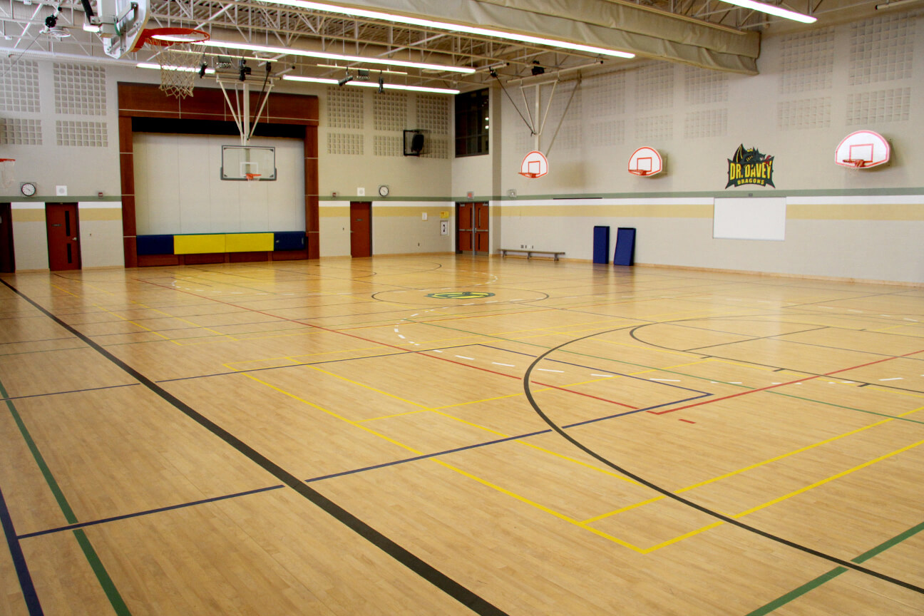 Plancher de gymnase Omnisports à l'école primaire Cootes Paradise (Hamilton, Ontario)