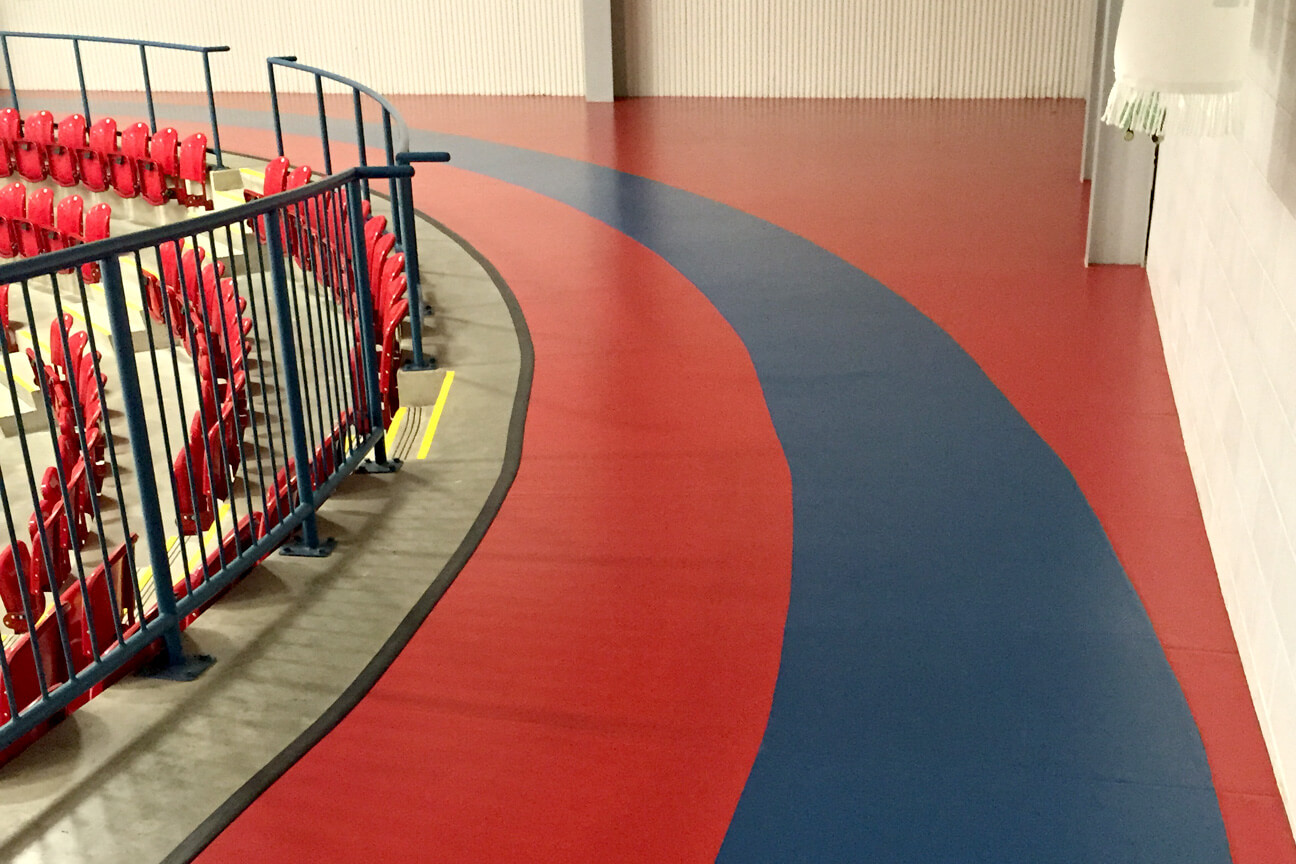 Running track Omnisports with two lanes at North Dumfries Community Centre (Ayr, Ontario)
