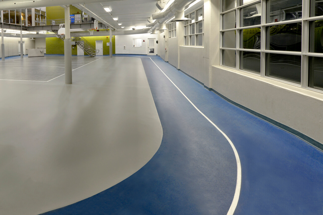Running track Omnisports with two lanes at the YMCA-YWCA (Guelph, Ontario)