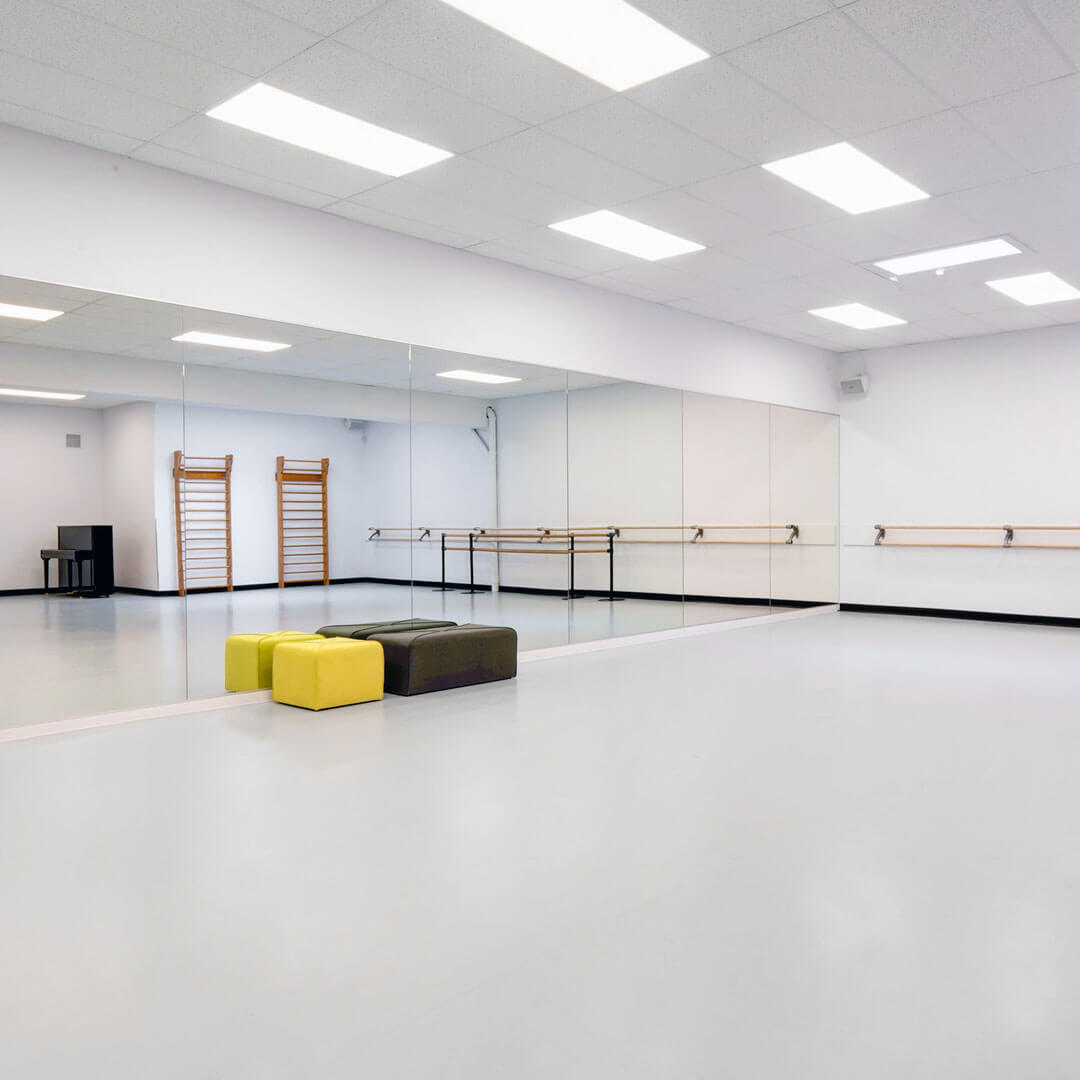 Nouveau plancher Dancefloor dans un studio de danse classique