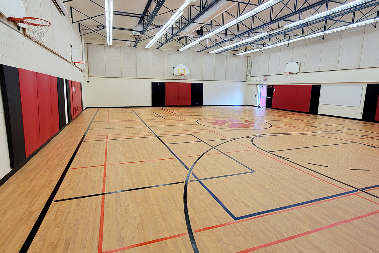 Omnisports gymnasium flooring at Kettleby public school (King, Ontario)