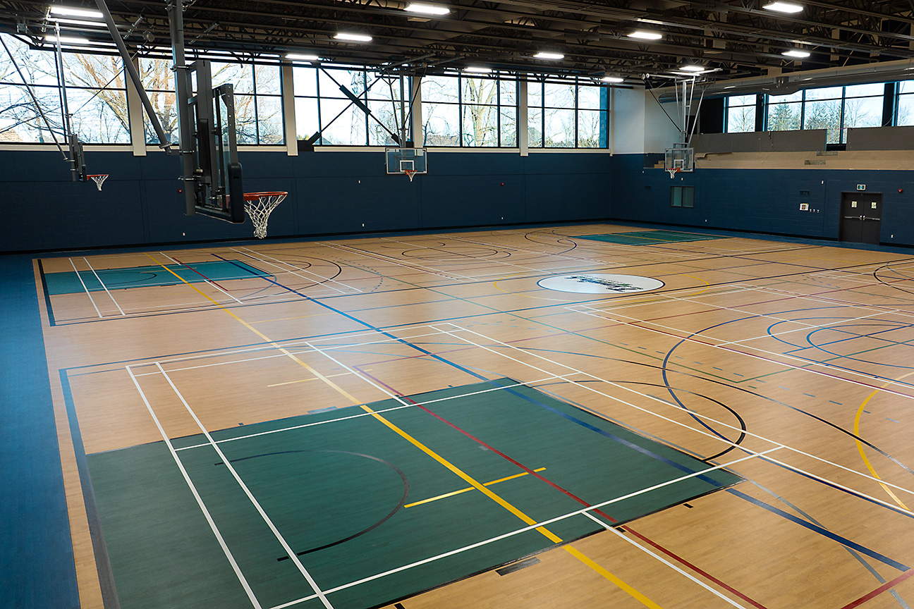 Omnisports flooring system in the gymnasium of Externat Sacré-Coeur (Rosemere, Quebec)