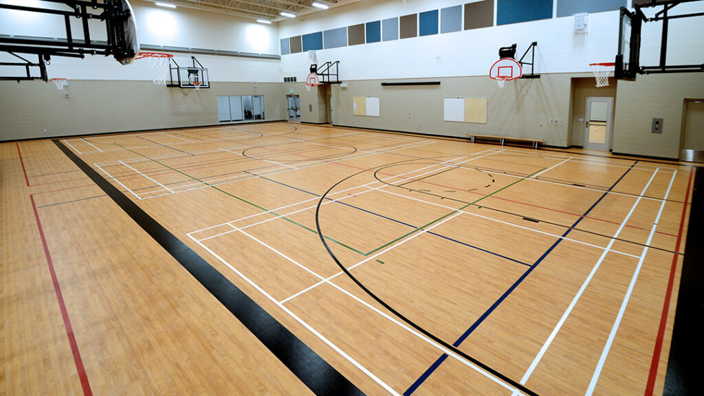 18 gymnases dans 6 écoles - Saskatchewan