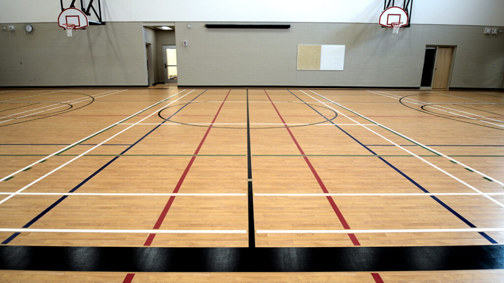 18 gymnases dans 6 écoles - Saskatchewan