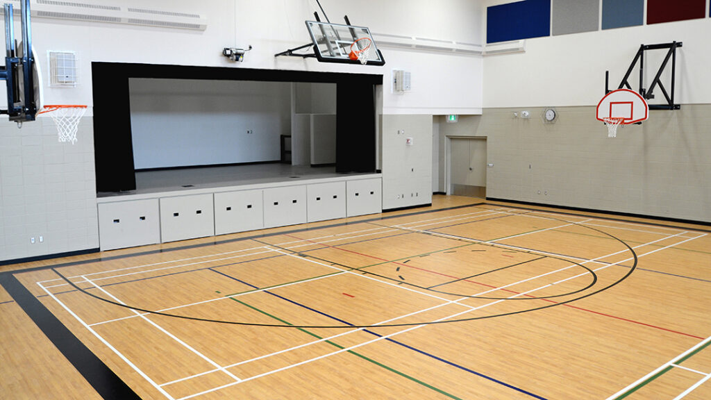 18 gymnases dans 6 écoles - Saskatchewan